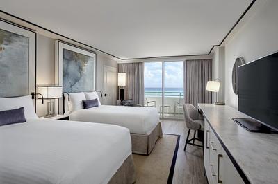 Grand Ocean Front Balcony 2 Double Beds