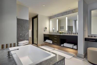 St. Moritz VIP Suite Bathroom
