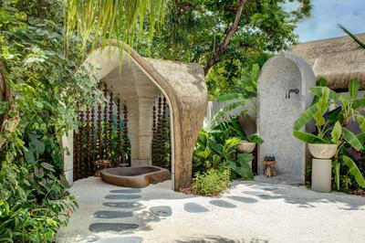 JB - Outdoor villa bathtub