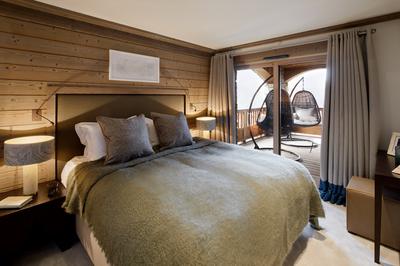 Three-Bedroom Prestige Family Apartment