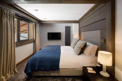 Three-Bedroom Prestige Family Apartment