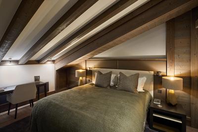 Four-Bedroom Deluxe Residence