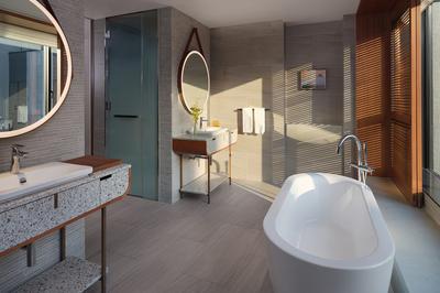 1 King Junior Suite