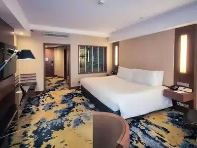 1 Super King Premium Club Lounge Access
