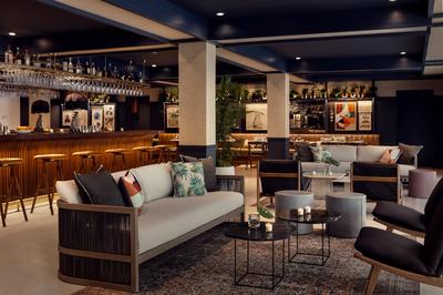 Bar and Lounge