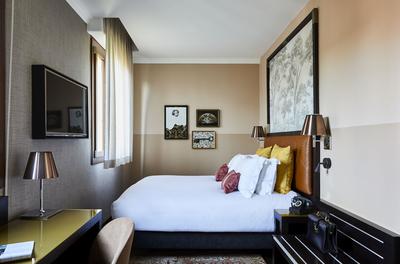 1 King Bed Standard