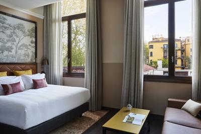 1 King Bed Suite Garden View