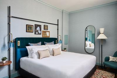 1 King 1 Bedroom Suite With Living Area