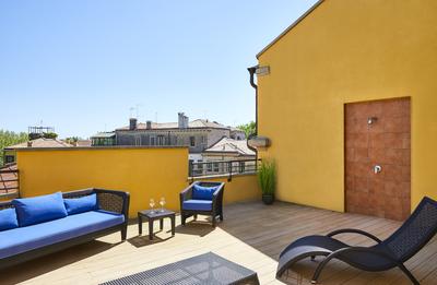 1 King 1 Bedroom Suite With Balcony