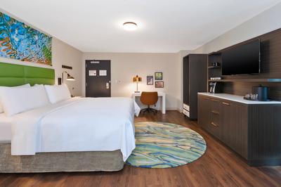 Guest room