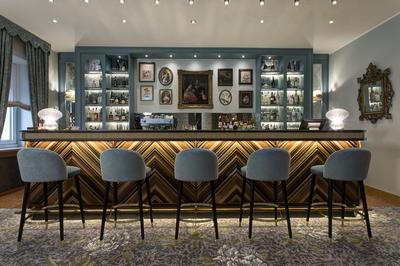 Arya Bar & Mixology