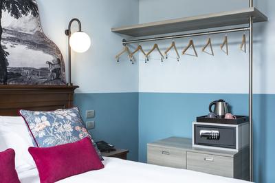 1 Queen Bed Standard With Terrrace