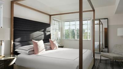 1 King 1 Bedroom Suite Oceanfront Terrace