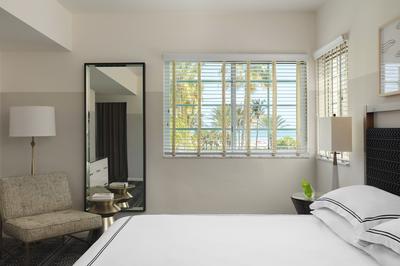 Oceanfront Room 1 King Bed