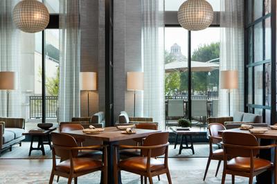 Bar and Lounge