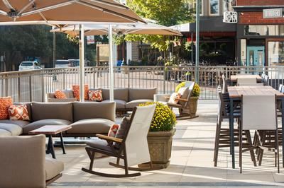 District 42 - Outdoor Patio