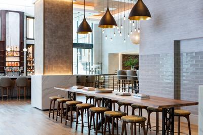 Bar and Lounge