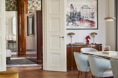 Wintergarden Adina Suite