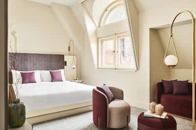 1 King Bed Premium