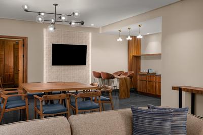 1 Bedroom Governors Suite