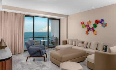 Deluxe Ocean Front Suite With King Bed