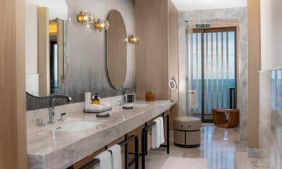Deluxe Ocean Front Suite With King Bed