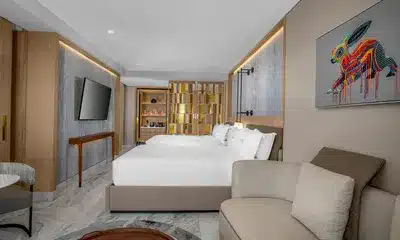 Deluxe Ocean Front 2 Queen Beds Guestroom