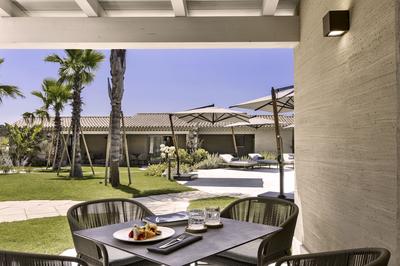 Deluxe Laguna View
