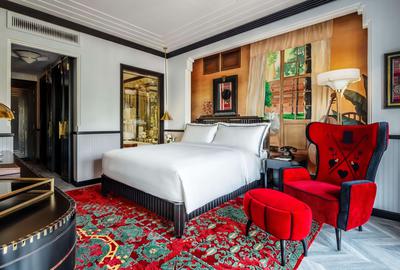 Premier Queen Room
