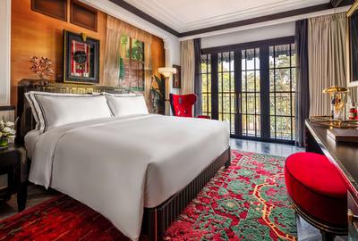Premier Queen Room