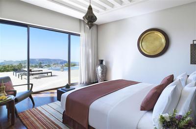 Royal Mountain Villa bedroom with king bed