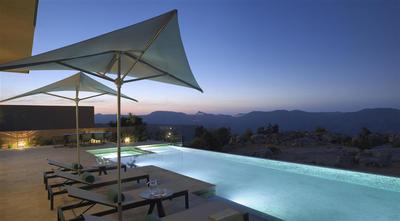 Three Bedroom Royal Mountain Villa night view