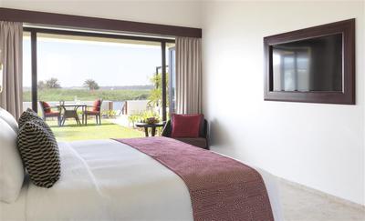 One King Bedroom Villa with view of the lagoon