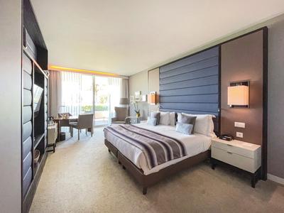 1 King Bed Classic Garden View