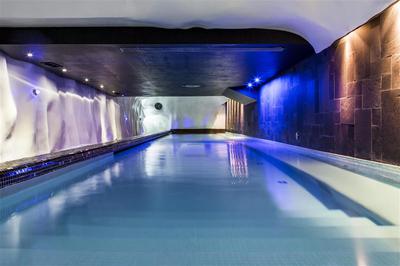 nypalace swimming pool