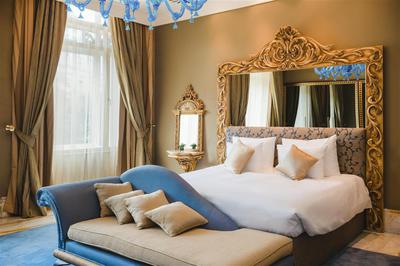 nypalace presidential suite