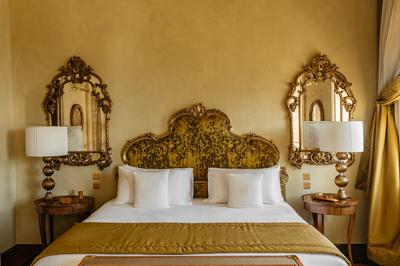 Room in Villa with Lake View