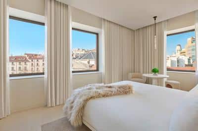 1 Bedroom Corner Suite