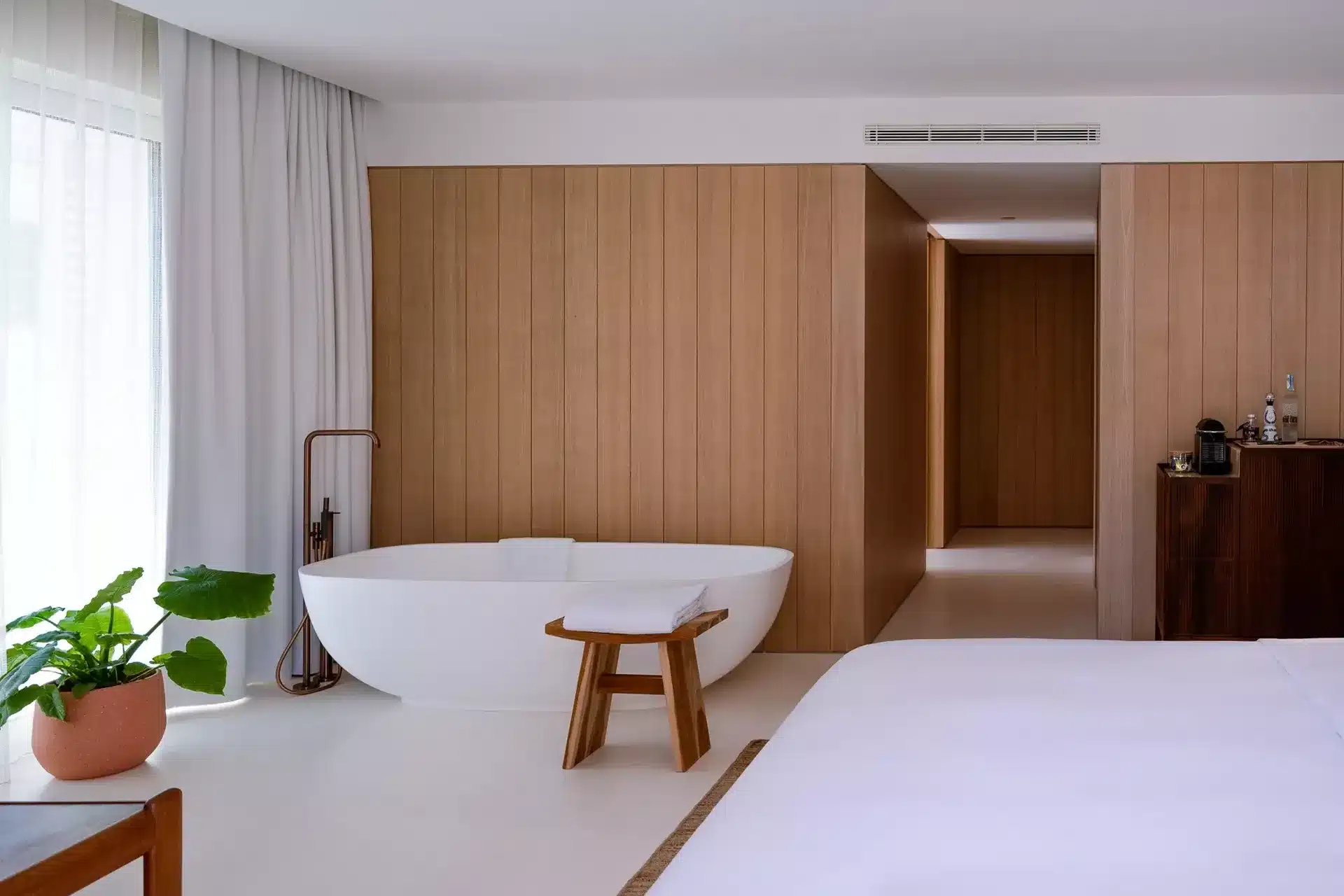 Casa Privada - Three Bedroom Suite with Three King Beds