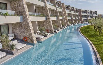 Swim-up Rooms Exterior