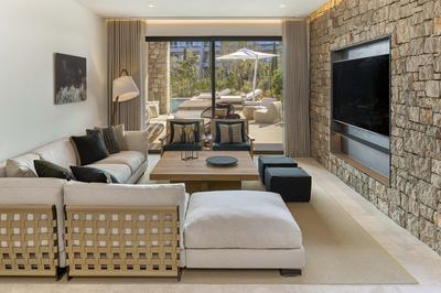 WOW Beachfront Infinity Villa