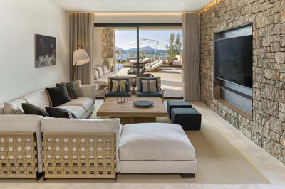 WOW Beachfront Infinity Villa