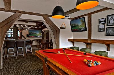 Waldhaus Pub & Biergarten