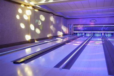 Glow Bowling