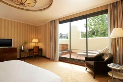 Larger Guest Room, 1 King, Whirlpool