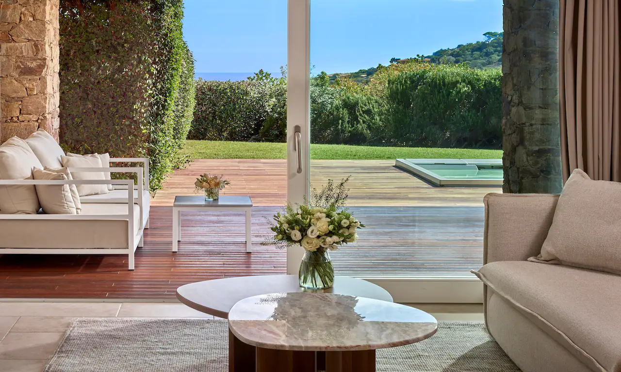 King Junior Suite with Private Garden and Jacuzzi