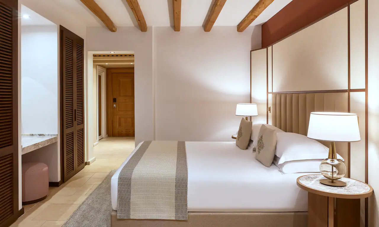 King Junior Suite with Private Garden