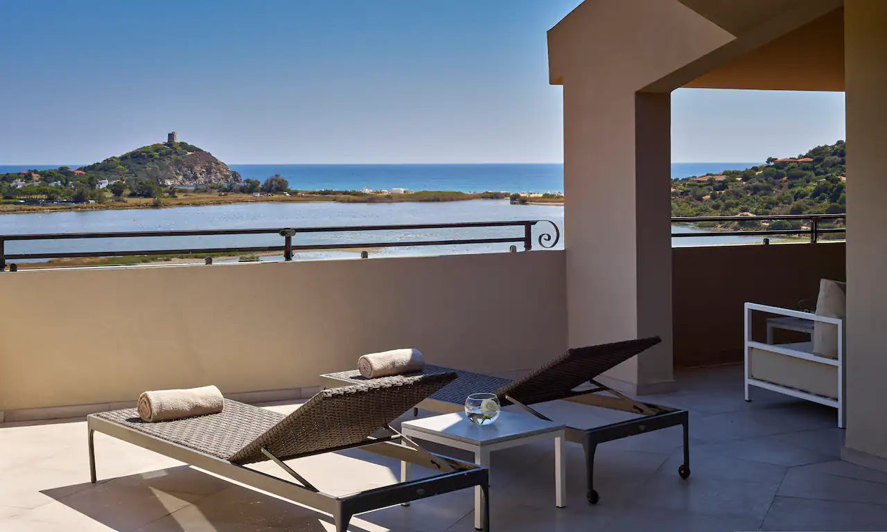 King One Bedroom Suite with Sea View