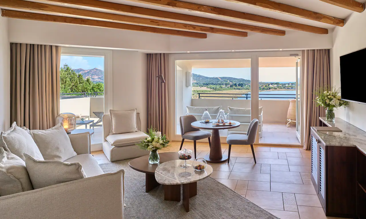 King One Bedroom Suite with Sea View