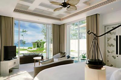 Presidential Beachfront Pool Villa